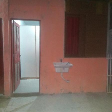 Vila Kitinete Pequena Em Patio Compartilhado Florianópolis Exteriér fotografie