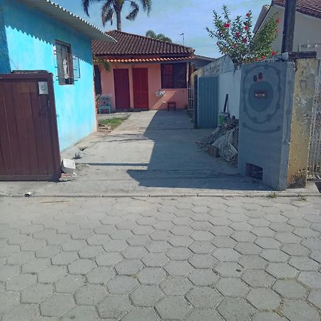 Vila Kitinete Pequena Em Patio Compartilhado Florianópolis Exteriér fotografie